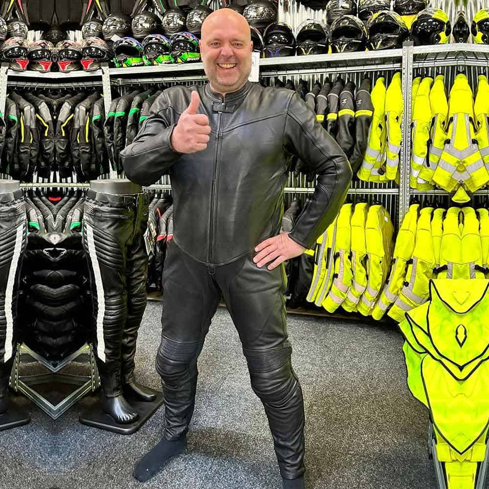 KLASSIEK ANILINE MAATPAK MET CE LEVEL II PROTECTIE